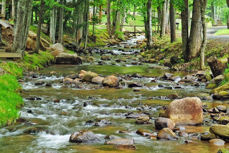Lands Creek Log Cabins - Event Venue in Bryson City, North Carolina