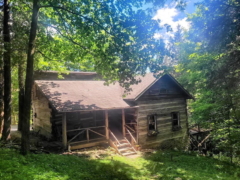 Dugan Hollow Retreats - Log Cabin & Suites - Event Venue in Madison, Indiana