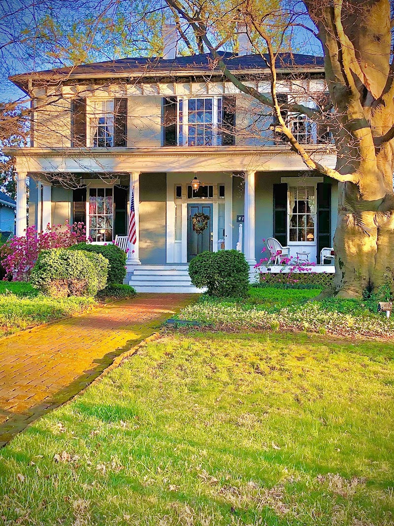 The Carriage Inn Bed and Breakfast - Event Venue in Charles Town, West Virginia