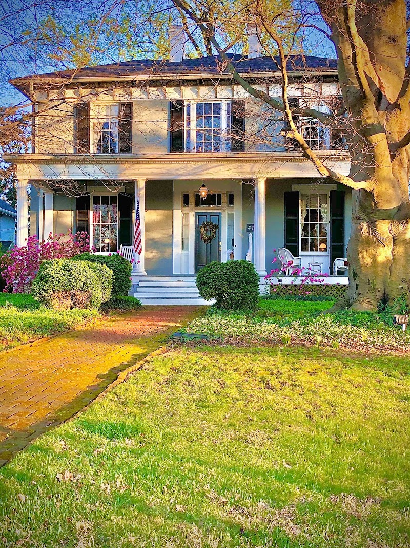 The Carriage Inn Bed and Breakfast - Event Venue in Charles Town, West Virginia
