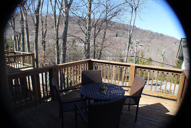 Bear's Loft Townhome - Event Venue in Beech Mountain, North Carolina
