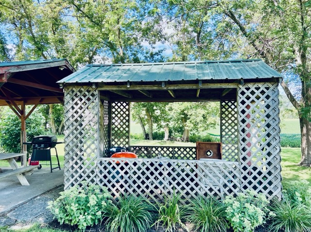 Geneva's Hideaway - Event Venue in Peterson, Minnesota