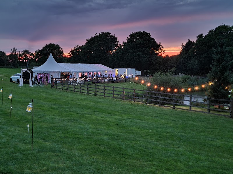 Springfield Lake Wedding Venue - Event Venue in Milton Common, Oxfordshire