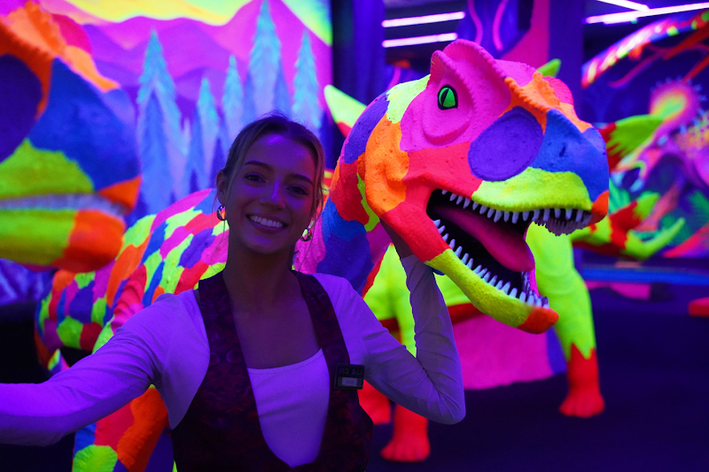 GLOBALLS - UV Mini Golf & Games - Event Venue in Brighton and Hove, England