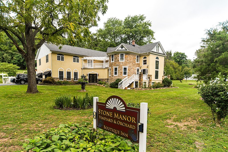 Stone Manor Boutique Inn - Event Venue in Lovettsville, Virginia