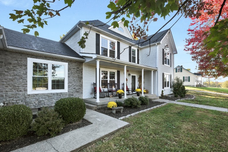 The Hill House Bed and Breakfast - Bourbon Trail - Event Venue in Loretto, Kentucky