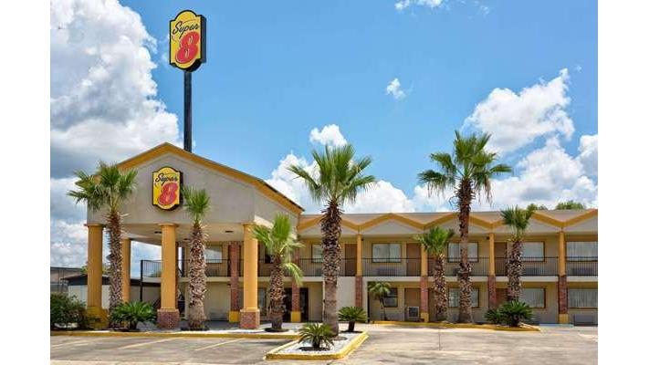 Super 8 by Wyndham Breaux Bridge - Event Venue in Breaux Bridge, Louisiana