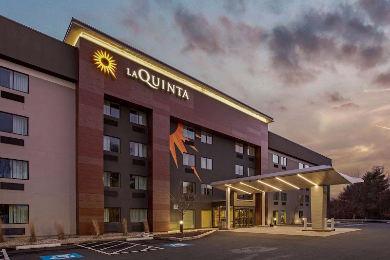 La Quinta Inn & Suites by Wyndham Hartford - Bradley Airport - Event Venue in Windsor Locks, Connecticut