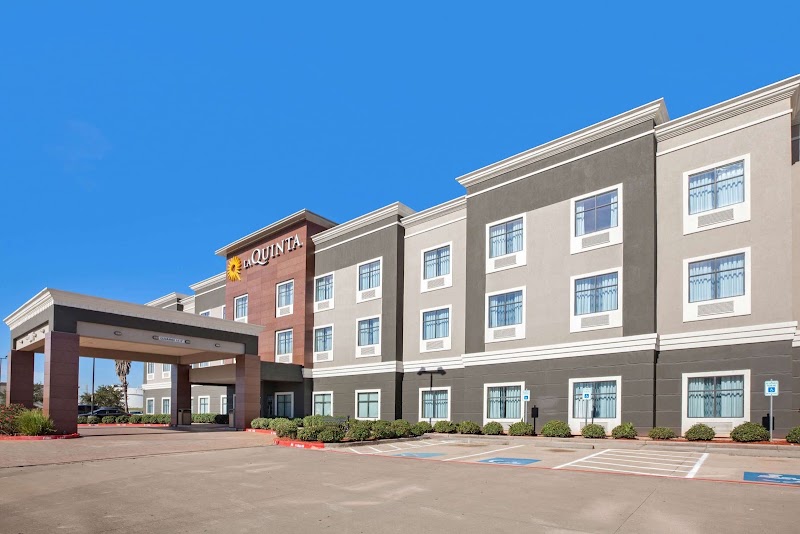 La Quinta Inn & Suites By Wyndham Houston Pasadena North - Event Venue in Pasadena, Texas