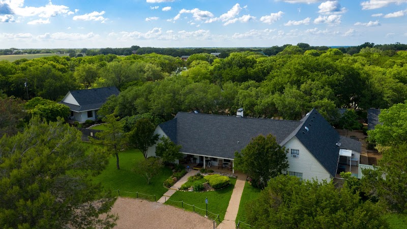 Gathering Oaks Retreat - Event Venue in Crawford, Texas