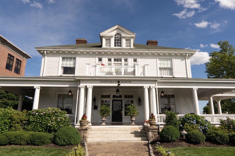 Pandora's Manor Bed & Breakfast - Event Venue in High Point, North Carolina