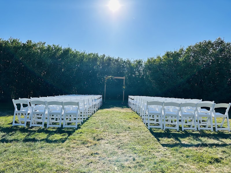 Kinney Bungalow at Sunset Farm - Event Venue in Narragansett, Rhode Island