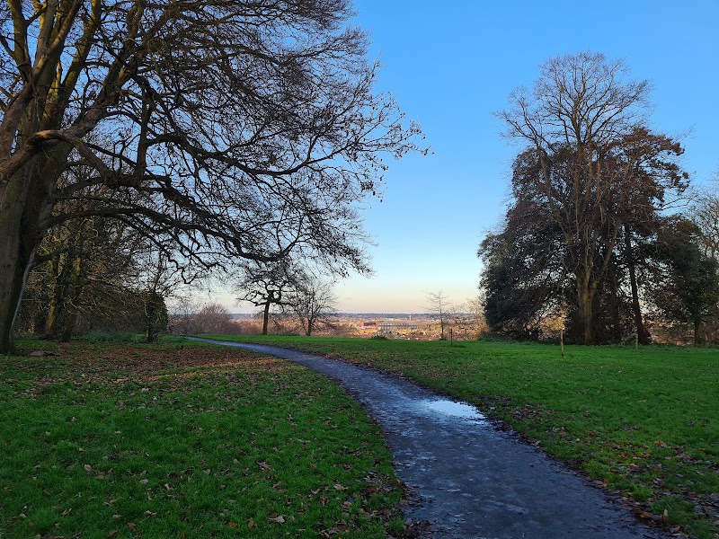 The Lawns - Event Venue in Swindon, England