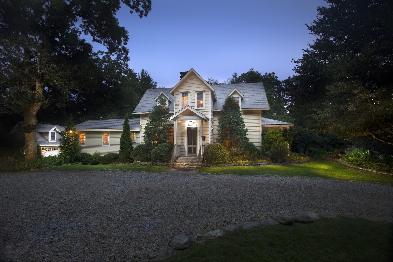 Hutchinson House Old Edwards Inn - Event Venue in Highlands, North Carolina