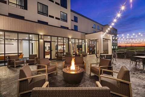 Courtyard by Marriott Bettendorf - Event Venue in Bettendorf, Iowa