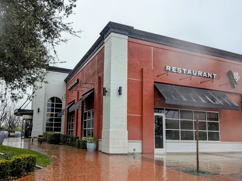 BJ's Restaurant & Brewhouse - Event Venue in Bakersfield, California