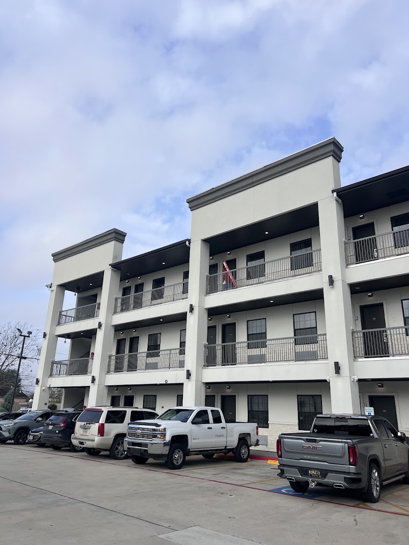 Comfeeni Inn and Suites - Event Venue in South Houston, Texas