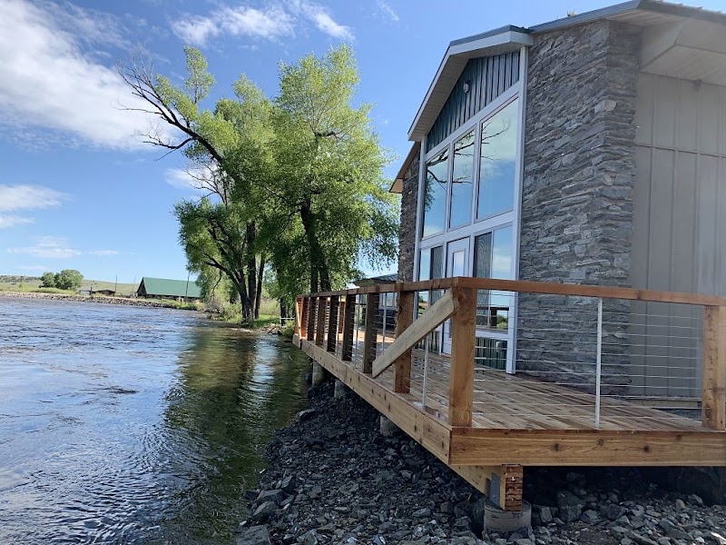 Elk Hollow Lodge - Spur Outfitters & Lodging - Event Venue in Saratoga, Wyoming