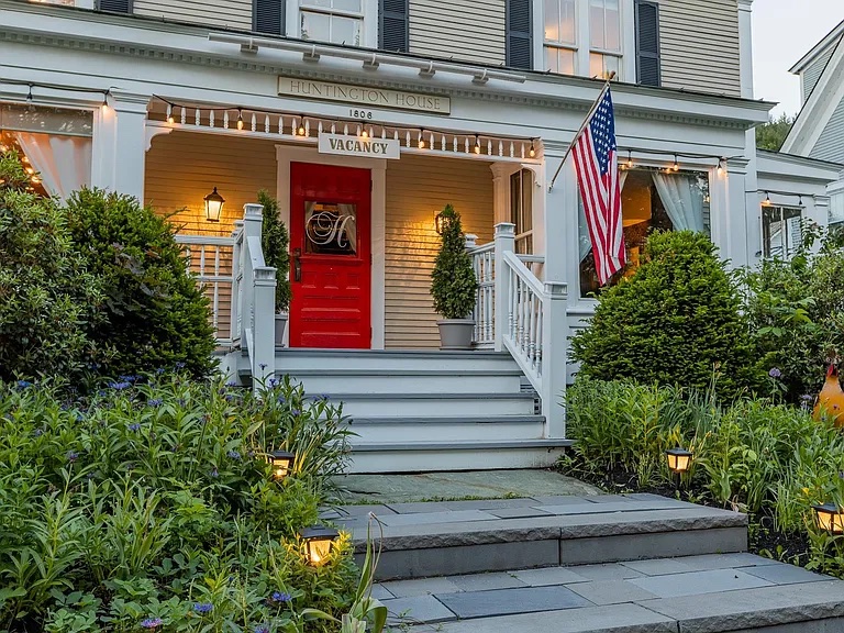 Huntington House - Event Venue in Rochester, Vermont