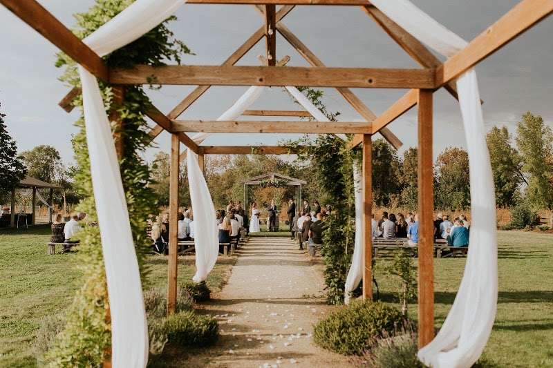 Creekside Farm & Stables - Event Venue in Harrisburg, Oregon
