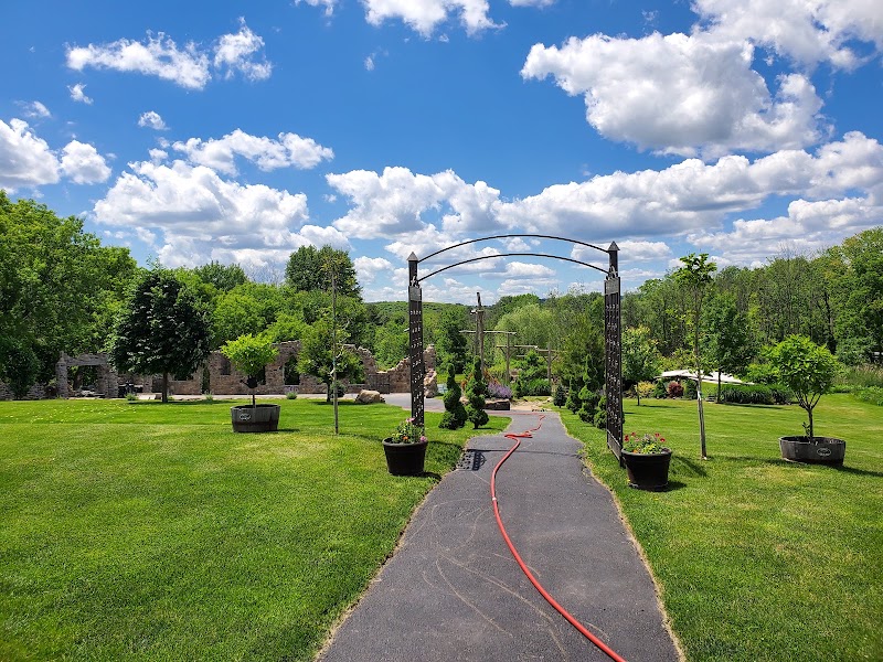 Pond's Edge Venue - Event Venue in Farmington, New York