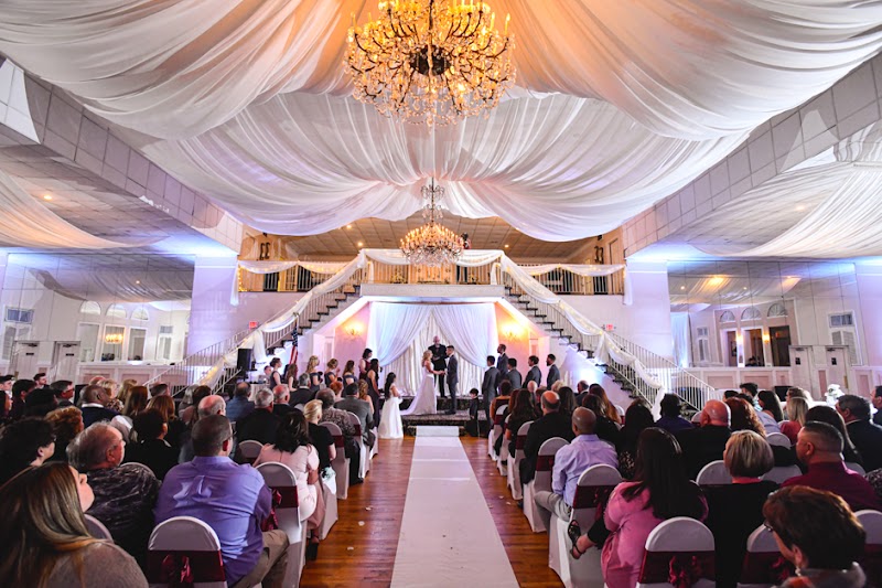 The Four Columns – Elegant Wedding & Event Venue in New Orleans - Event Venue in Harvey, Louisiana