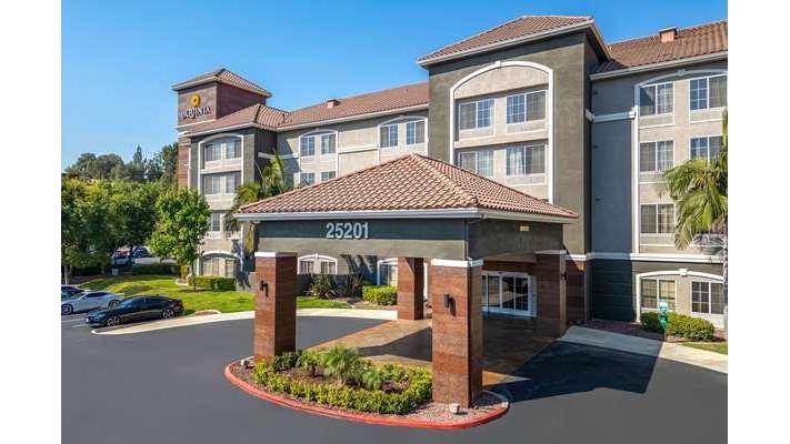 La Quinta Inn & Suites by Wyndham Santa Clarita - Valencia - Event Venue in Stevenson Ranch, California