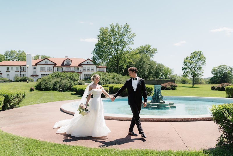 Longview Mansion - Event Venue in Lee's Summit, Missouri