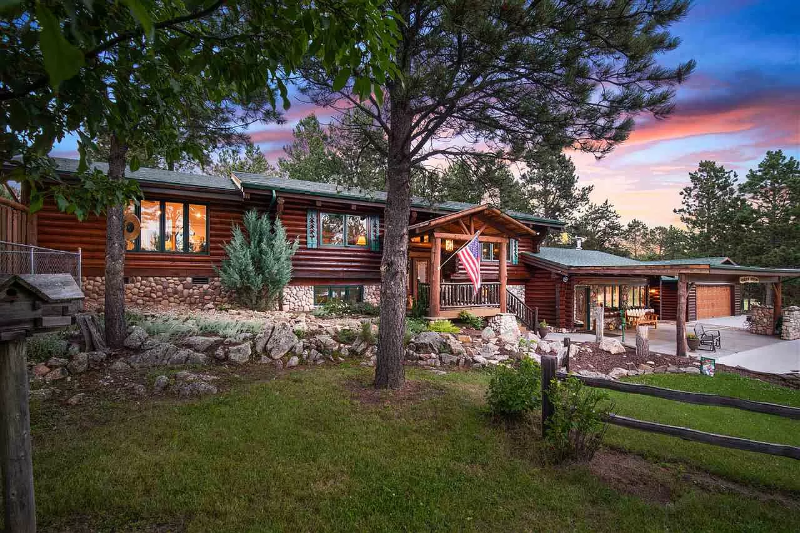 Dakota Dream Bed & Breakfast & Horse Hotel - Event Venue in Custer, South Dakota