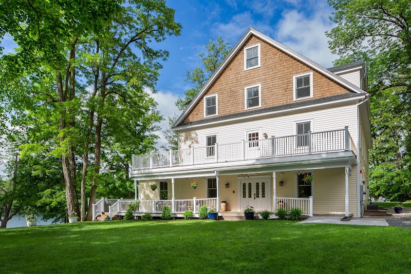 The Lakehouse Inn - Event Venue in Lee, Massachusetts