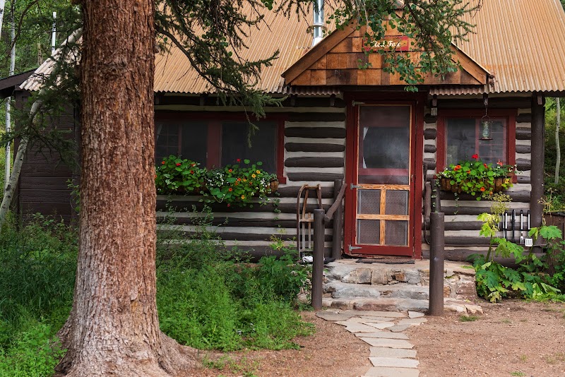 Pioneer Guest Cabins - Event Venue in Crested Butte, Colorado