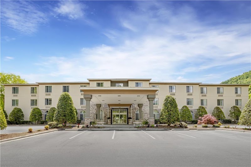 Best Western Plus River Escape Inn & Suites - Event Venue in Dillsboro, North Carolina