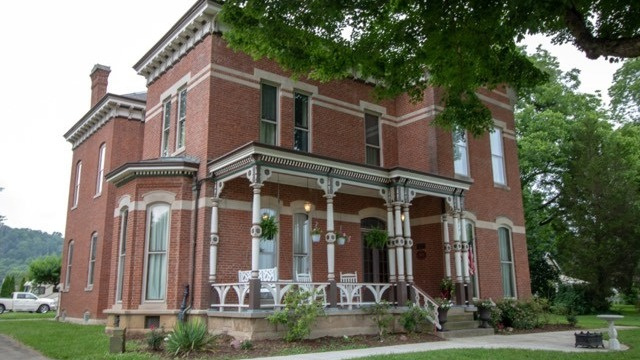 Pleasants Rose Mansion Inn - Event Venue in Vevay, Indiana