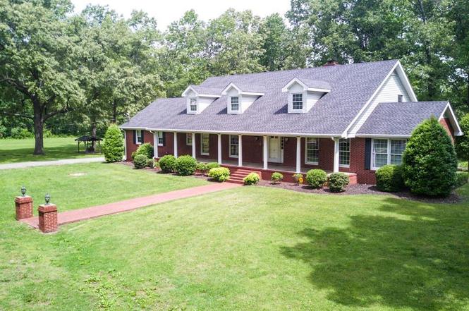 Cedar Grove Inn - Event Venue in Lebanon, Tennessee