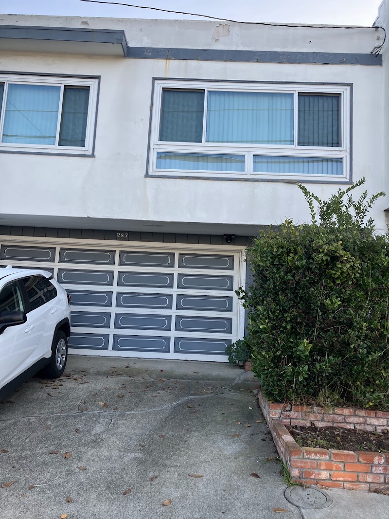 Hostel Style Shared Room - Event Venue in Daly City, California