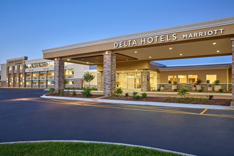Delta Hotels - Event Venue in Willowbrook, Illinois