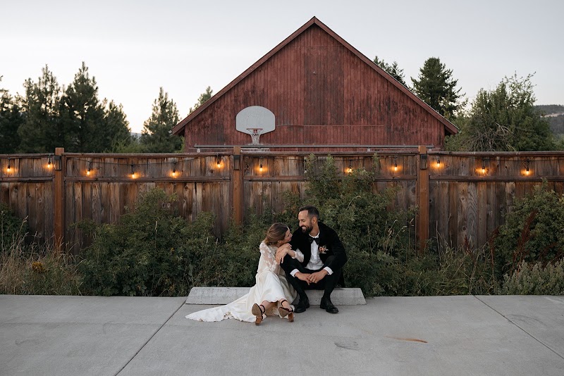 Tin Roof Barn - Event Venue in White Salmon, Washington