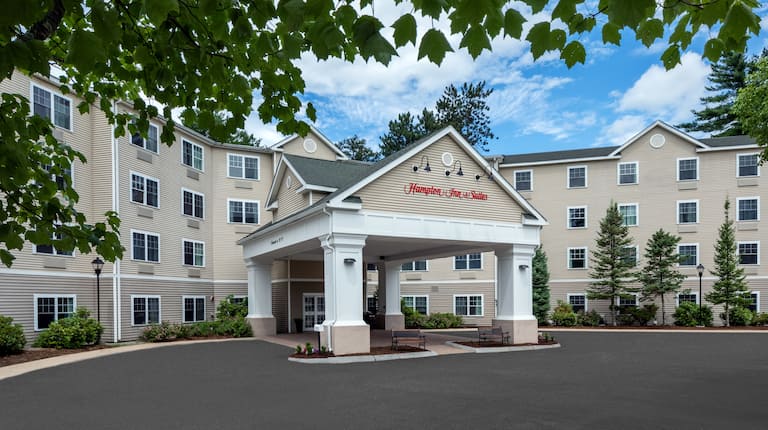 Hampton Inn & Suites North Conway - Event Venue in Conway, New Hampshire