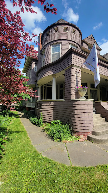 The Kings Throne Inn and Guest House - Event Venue in Toledo, Ohio