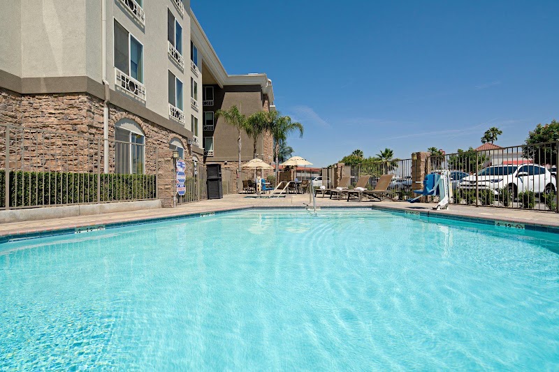 Holiday Inn Express & Suites Fresno South by IHG - Event Venue in Fresno, California