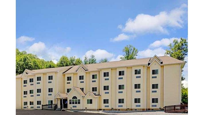 Microtel Inn & Suites by Wyndham Bryson City - Event Venue in Bryson City, North Carolina
