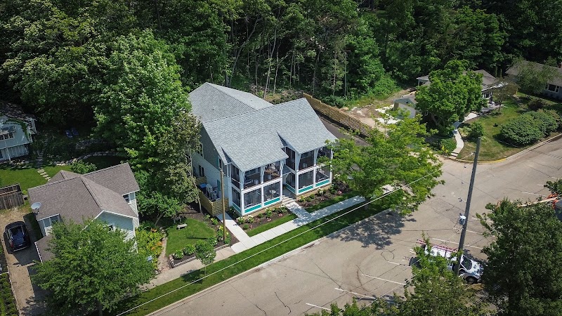 Porches On Mason Inn & Suites - Event Venue in Saugatuck, Michigan