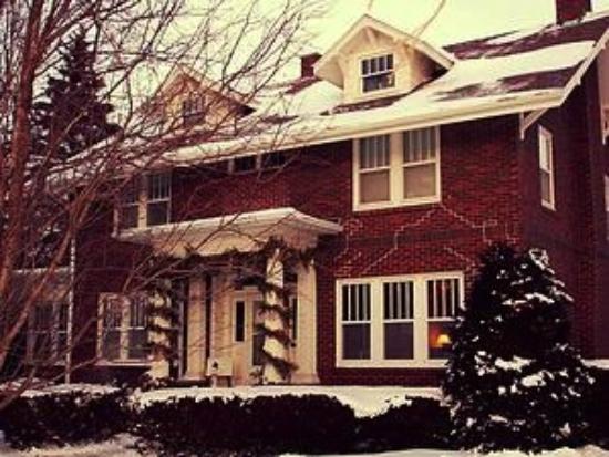 The Parsonage Bed & Breakfast - Event Venue in Pella, Iowa