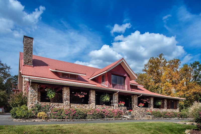 Hilltop Manor Bed and Breakfast - Event Venue in Hot Springs, Arkansas
