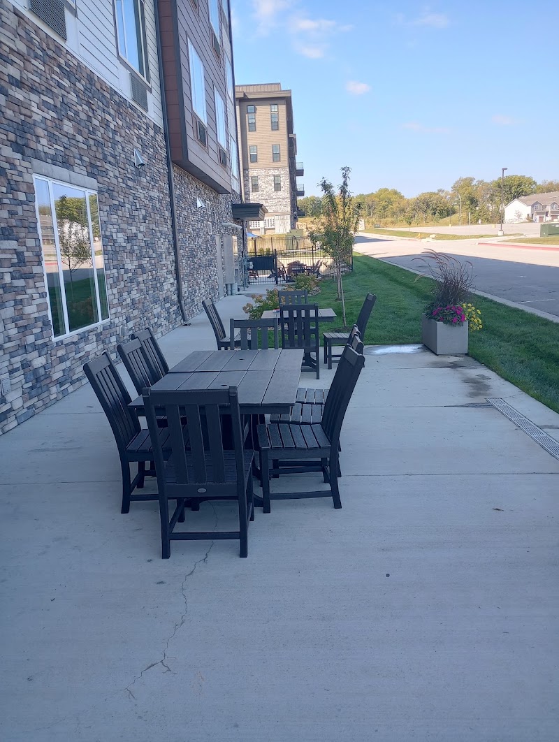 Creekside Hotel - Event Venue in Parkville, Missouri