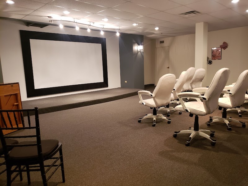Oak Crest Residence & Atrium Apartments - Event Venue in Elgin, Illinois