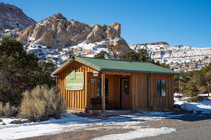 Pine Shadows Cabins - Event Venue in Teasdale, Utah