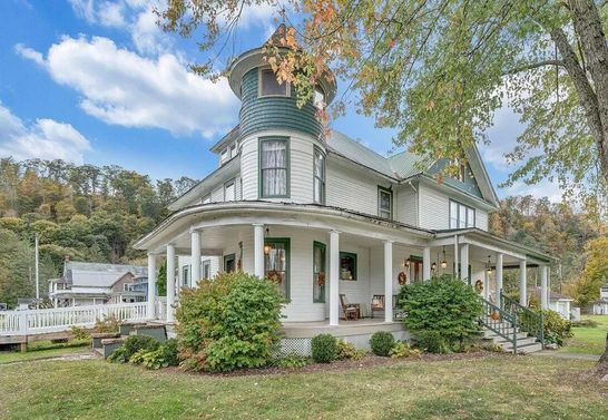 The Alderson Inn Bed and Breakfast - Event Venue in Alderson, West Virginia