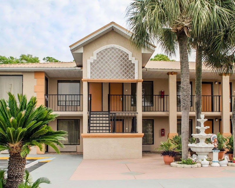 Quality Inn near Manatee Springs State Park - Event Venue in Chiefland, Florida