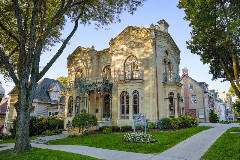Mansion Hill Inn - Event Venue in Madison, Wisconsin